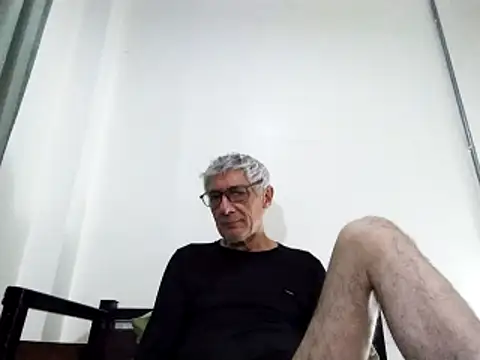 Snapshot of BIGUNCUTHARDCOCK chatting on 03-06-25, 01:57 BIGUNCUTHARDCOCK online show from 03-06-25, 01:57
