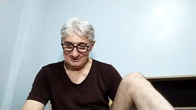 Snapshot of BIGUNCUTHARDCOCK chatting on 09-21-25, 01:35 BIGUNCUTHARDCOCK online show from 09-21-25, 01:35