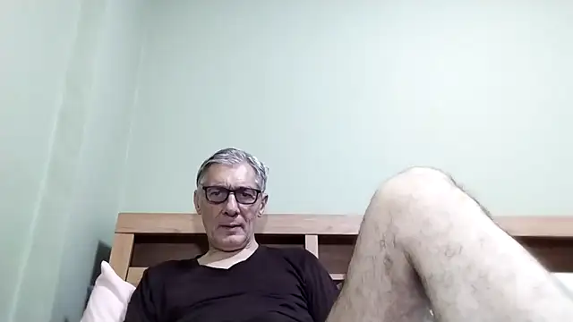 Snapshot of BIGUNCUTHARDCOCK chatting on 10-02-25, 05:03 BIGUNCUTHARDCOCK online show from 10-02-25, 05:03