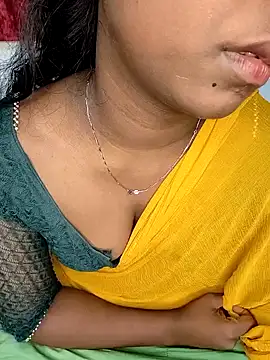 Snapshot of tamilachi4u chatting on 01-05-25, 05:30 tamilachi4u online show from 01-05-25, 05:30