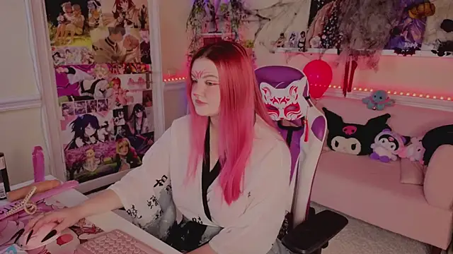 Snapshot of Unholy_Lady chatting on 10-28-25, 06:17 Unholy Lady online show from 10-28-25, 06:17