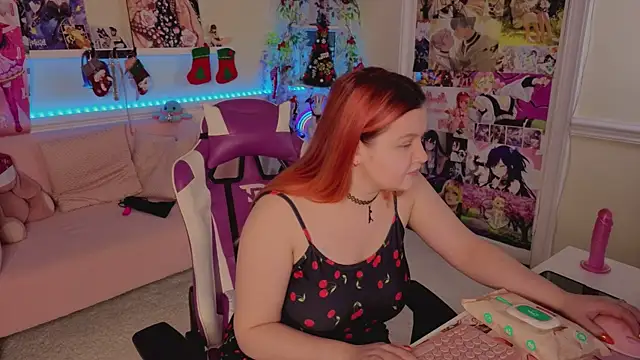 Snapshot of Unholy_Lady chatting on 12-21-25, 06:09 Unholy Lady online show from 12-21-25, 06:09