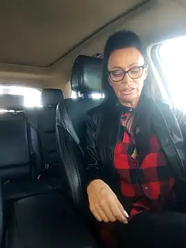 Snapshot of Misses-Cougar chatting on 03-19-25, 01:07 Misses-Cougar online show from 03-19-25, 01:07