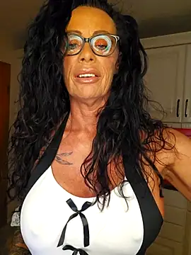 Snapshot of Misses-Cougar chatting on 11-27-25, 06:48 Misses-Cougar online show from 11-27-25, 06:48