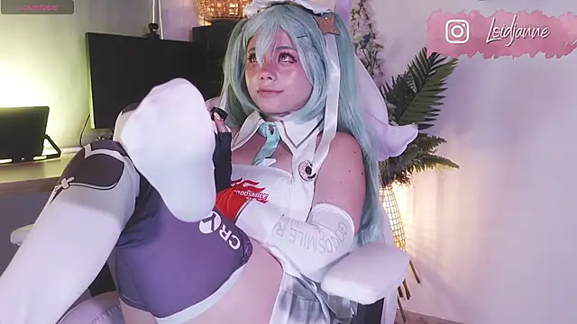 Snapshot of loIijanne chatting on 02-08-25, 02:47 loIijanne online show from 02-08-25, 02:47