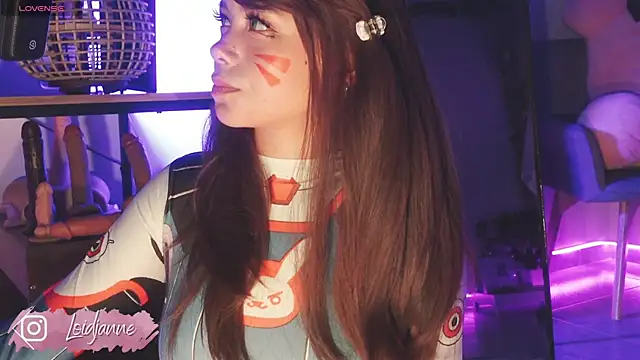 Snapshot of loIijanne chatting on 09-11-25, 03:28 loIijanne online show from 09-11-25, 03:28