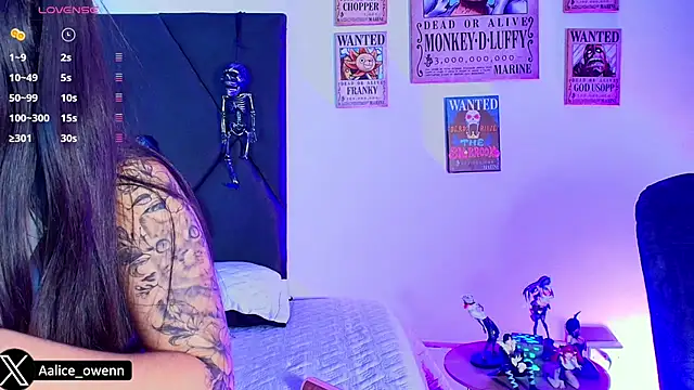 Snapshot of Aliceowenn chatting on 10-18-25, 09:04 Aliceowenn online show from 10-18-25, 09:04