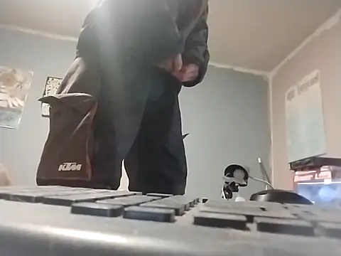 Snapshot of rockpimp chatting on 11-25-25, 02:11 rockpimp online show from 11-25-25, 02:11