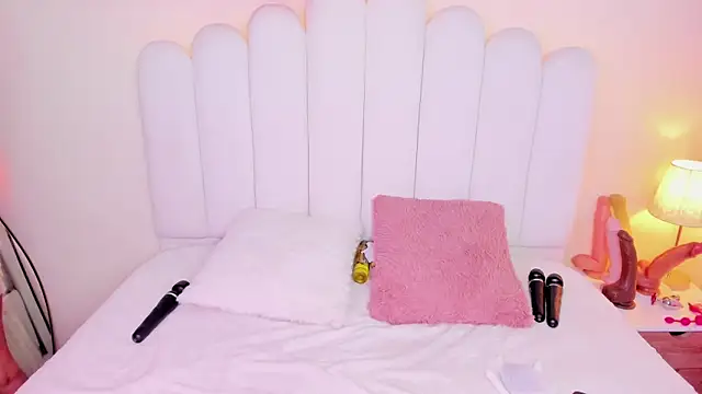 Cristal horny69 online show from 04-21-26, 09:59