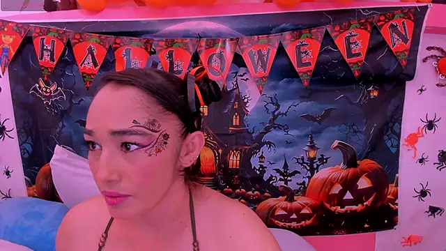 Snapshot of charlotte-11 chatting on 10-27-25, 03:16 charlotte-11 online show from 10-27-25, 03:16