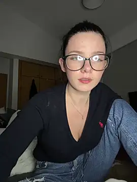 Snapshot of RoxiBlack chatting on 02-20-26, 04:29 RoxiBlack online show from 02-20-26, 04:29