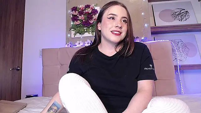 Snapshot of Linaa_morris chatting on 12-10-24, 04:45 Linaa morris online show from 12-10-24, 04:45