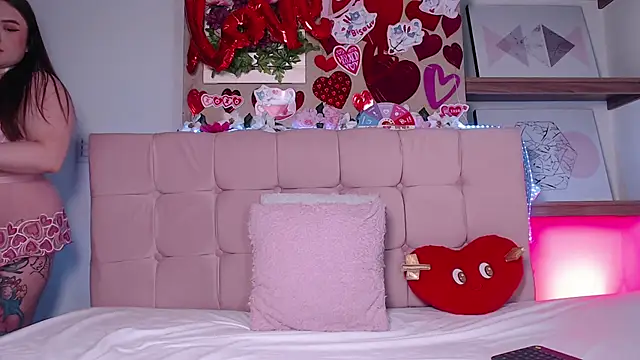 Snapshot of Linaa_morris chatting on 02-16-25, 08:10 Linaa morris online show from 02-16-25, 08:10