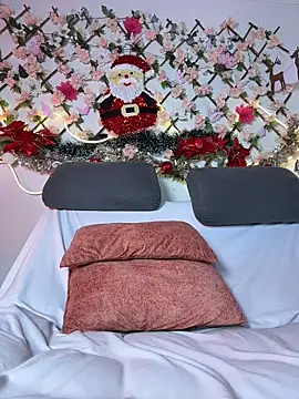 Snapshot of Linaa_morris chatting on 12-19-25, 09:27 Linaa morris online show from 12-19-25, 09:27