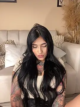 Snapshot of Sweetie_Arianna chatting on 02-25-26, 05:06 Sweetie Arianna online show from 02-25-26, 05:06