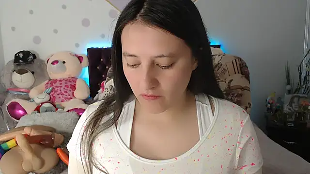 Snapshot of Lorenahot_06 chatting on 02-24-25, 06:36 Lorenahot 06 online show from 02-24-25, 06:36