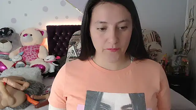 Snapshot of Lorenahot_06 chatting on 03-03-25, 06:22 Lorenahot 06 online show from 03-03-25, 06:22