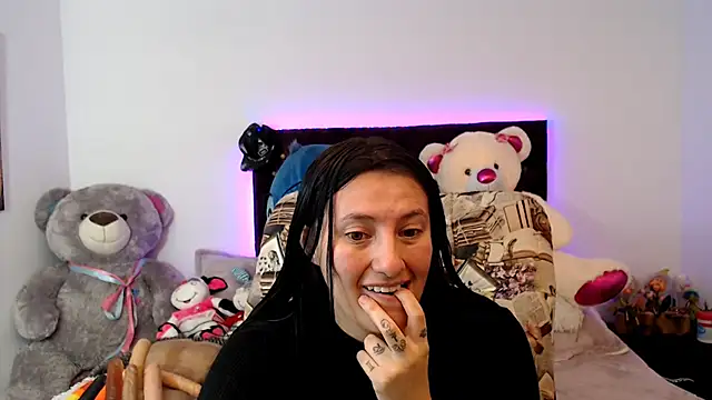 Snapshot of Lorenahot_06 chatting on 10-10-25, 05:34 Lorenahot 06 online show from 10-10-25, 05:34