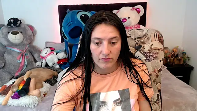 Snapshot of Lorenahot_06 chatting on 11-07-25, 06:52 Lorenahot 06 online show from 11-07-25, 06:52