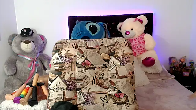 Snapshot of Lorenahot_06 chatting on 11-24-25, 07:46 Lorenahot 06 online show from 11-24-25, 07:46