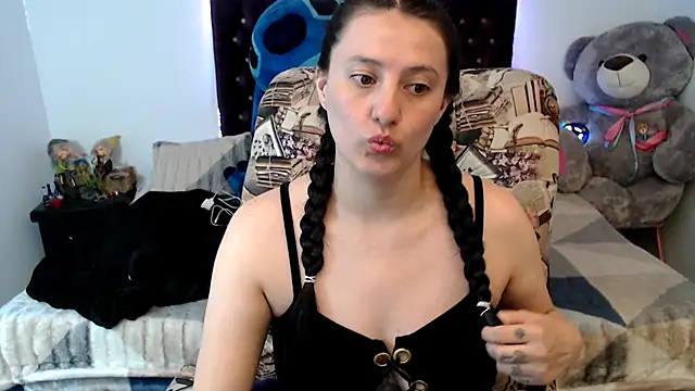 Snapshot of Lorenahot_06 chatting on 04-09-26, 06:35 Lorenahot 06 online show from 04-09-26, 06:35