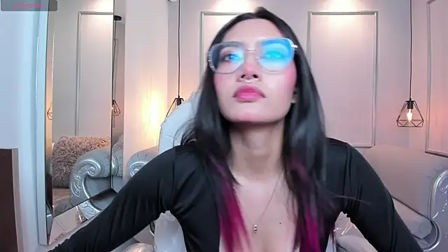 Snapshot of AzuraKindong chatting on 09-23-25, 07:17 AzuraKindong online show from 09-23-25, 07:17