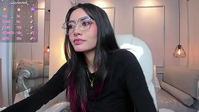 Snapshot of AzuraKindong chatting on 10-21-25, 07:14 AzuraKindong online show from 10-21-25, 07:14