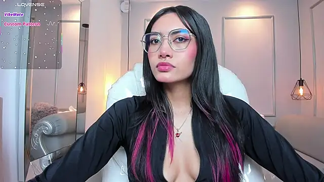 Snapshot of AzuraKindong chatting on 10-23-25, 07:12 AzuraKindong online show from 10-23-25, 07:12