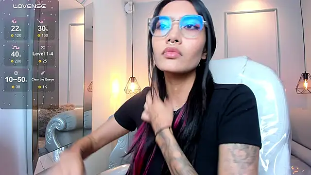 Snapshot of AzuraKindong chatting on 11-07-25, 07:14 AzuraKindong online show from 11-07-25, 07:14