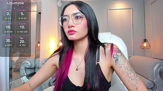 Snapshot of AzuraKindong chatting on 11-25-25, 07:25 AzuraKindong online show from 11-25-25, 07:25