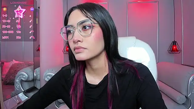 Snapshot of AzuraKindong chatting on 12-17-25, 07:09 AzuraKindong online show from 12-17-25, 07:09