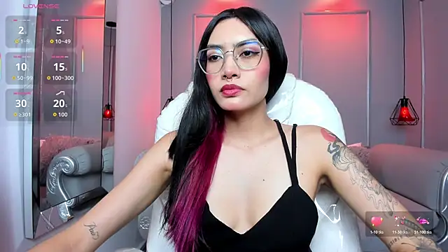 Snapshot of AzuraKindong chatting on 12-22-25, 07:22 AzuraKindong online show from 12-22-25, 07:22