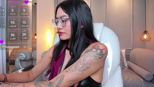 Snapshot of AzuraKindong chatting on 01-14-26, 07:19 AzuraKindong online show from 01-14-26, 07:19