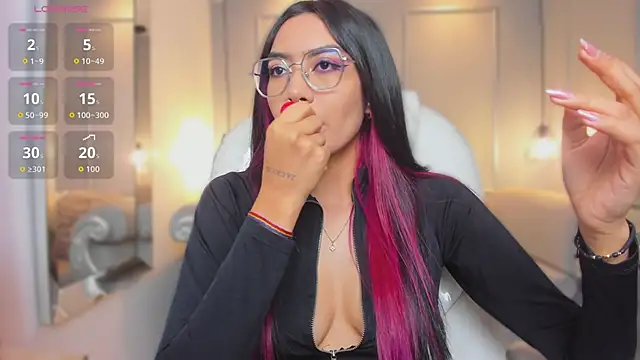 Snapshot of AzuraKindong chatting on 02-06-26, 07:17 AzuraKindong online show from 02-06-26, 07:17