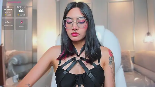 Snapshot of AzuraKindong chatting on 02-25-26, 07:23 AzuraKindong online show from 02-25-26, 07:23