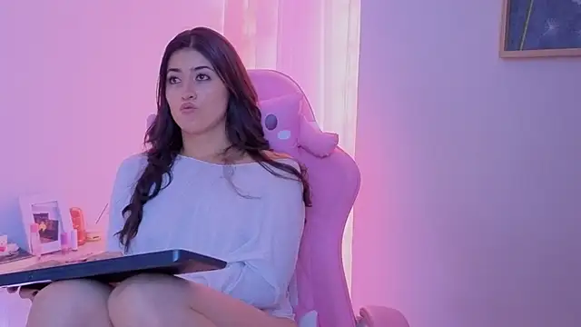 ChanellGV online show from 11-26-25, 07:48