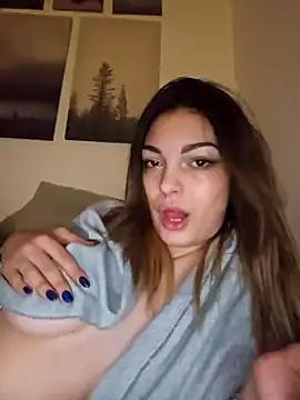 Snapshot of La_Nebulleuse-Nebulla chatting on 01-06-25, 02:58 La Nebulleuse-Nebulla online show from 01-06-25, 02:58