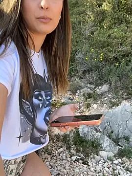 Snapshot of La_Nebulleuse-Nebulla chatting on 03-16-26, 03:05 La Nebulleuse-Nebulla online show from 03-16-26, 03:05