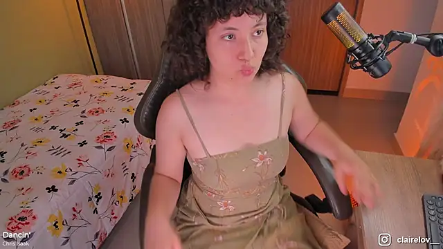 Snapshot of orchide_ chatting on 01-10-26, 10:47 orchide online show from 01-10-26, 10:47