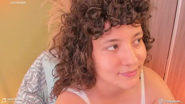 Snapshot of orchide_ chatting on 02-15-26, 09:11 orchide online show from 02-15-26, 09:11