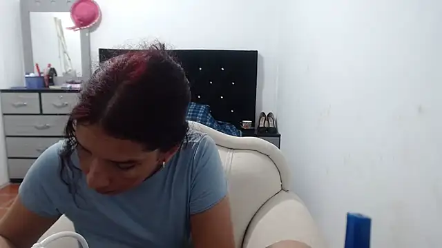 Snapshot of Ainhoa-hot chatting on 12-31-24, 06:57 Ainhoa-hot online show from 12-31-24, 06:57