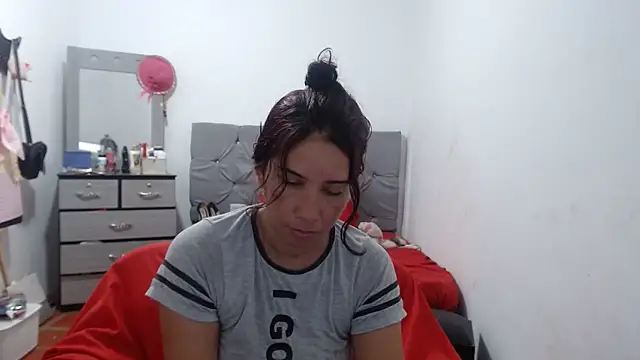 Snapshot of Ainhoa-hot chatting on 02-27-25, 09:00 Ainhoa-hot online show from 02-27-25, 09:00