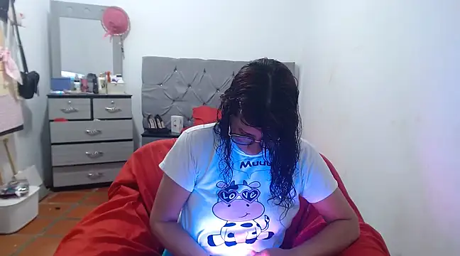 Snapshot of Ainhoa-hot chatting on 02-27-25, 03:15 Ainhoa-hot online show from 02-27-25, 03:15