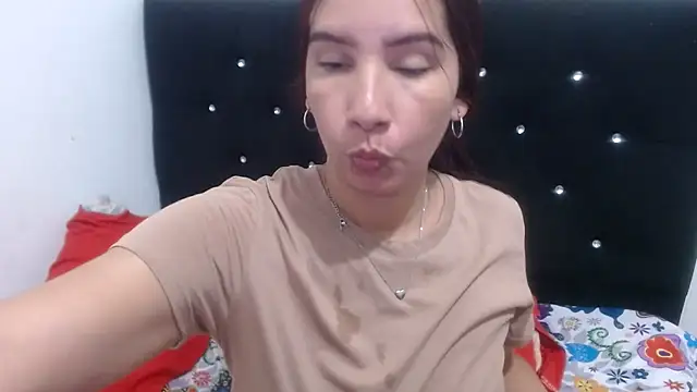 Snapshot of Ainhoa-hot chatting on 09-13-25, 01:49 Ainhoa-hot online show from 09-13-25, 01:49