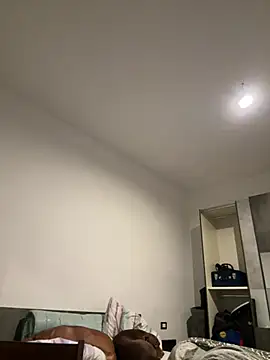 Snapshot of hugoprada chatting on 01-08-25, 09:12 hugoprada online show from 01-08-25, 09:12