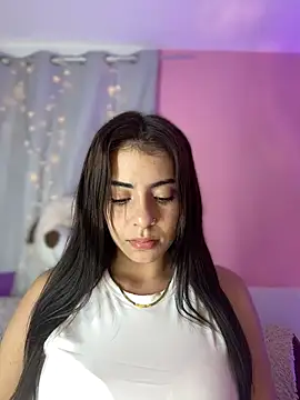 Snapshot of hannacruzsj chatting on 12-19-25, 07:32 hannacruzsj online show from 12-19-25, 07:32