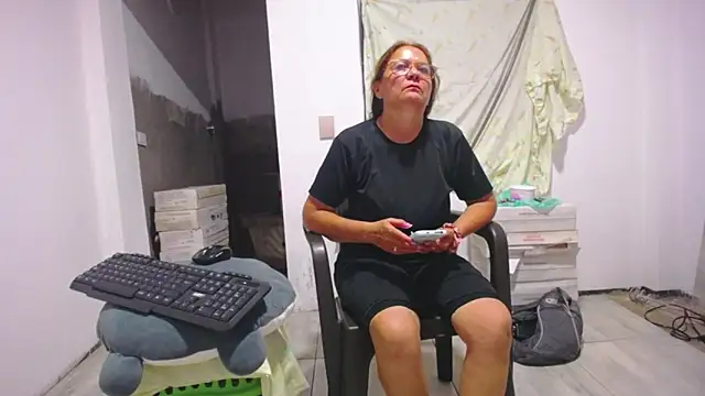 Stepmom slut 50 online show from 02-17-25, 11:53