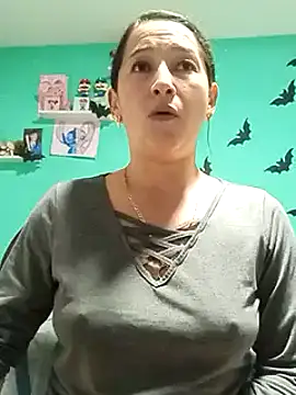 emilypoppy3 online show from 12-13-24, 01:59