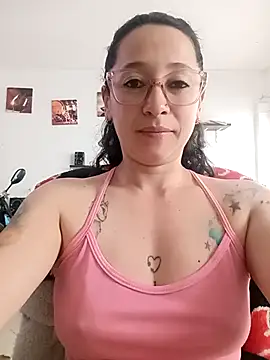 emilypoppy3 online show from 04-07-26, 09:48