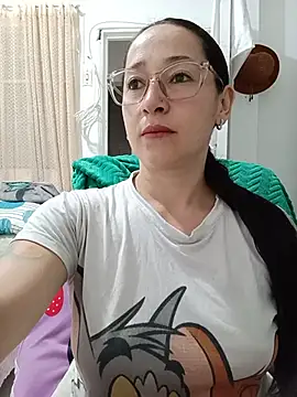 emilypoppy3 online show from 06-09-26, 09:04